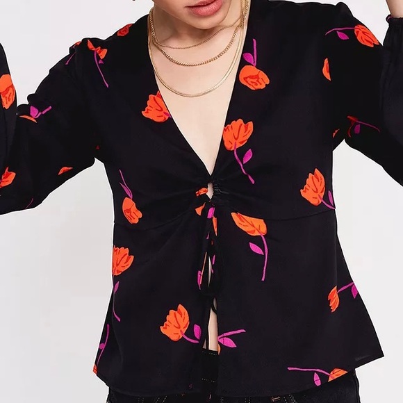 UO Floral Tie Top - Picture 5 of 9